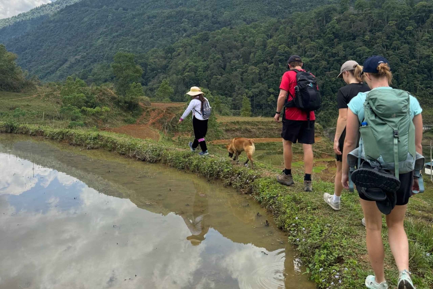 SAPA 2 päivän vaellus ja 1 yö kotimajoituksessa paikallisten kanssa