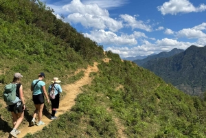 SAPA 2 päivän vaellus ja 1 yö kotimajoituksessa paikallisten kanssa