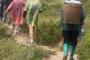 SAPA 2 päivän vaellus ja 1 yö kotimajoituksessa paikallisten kanssa