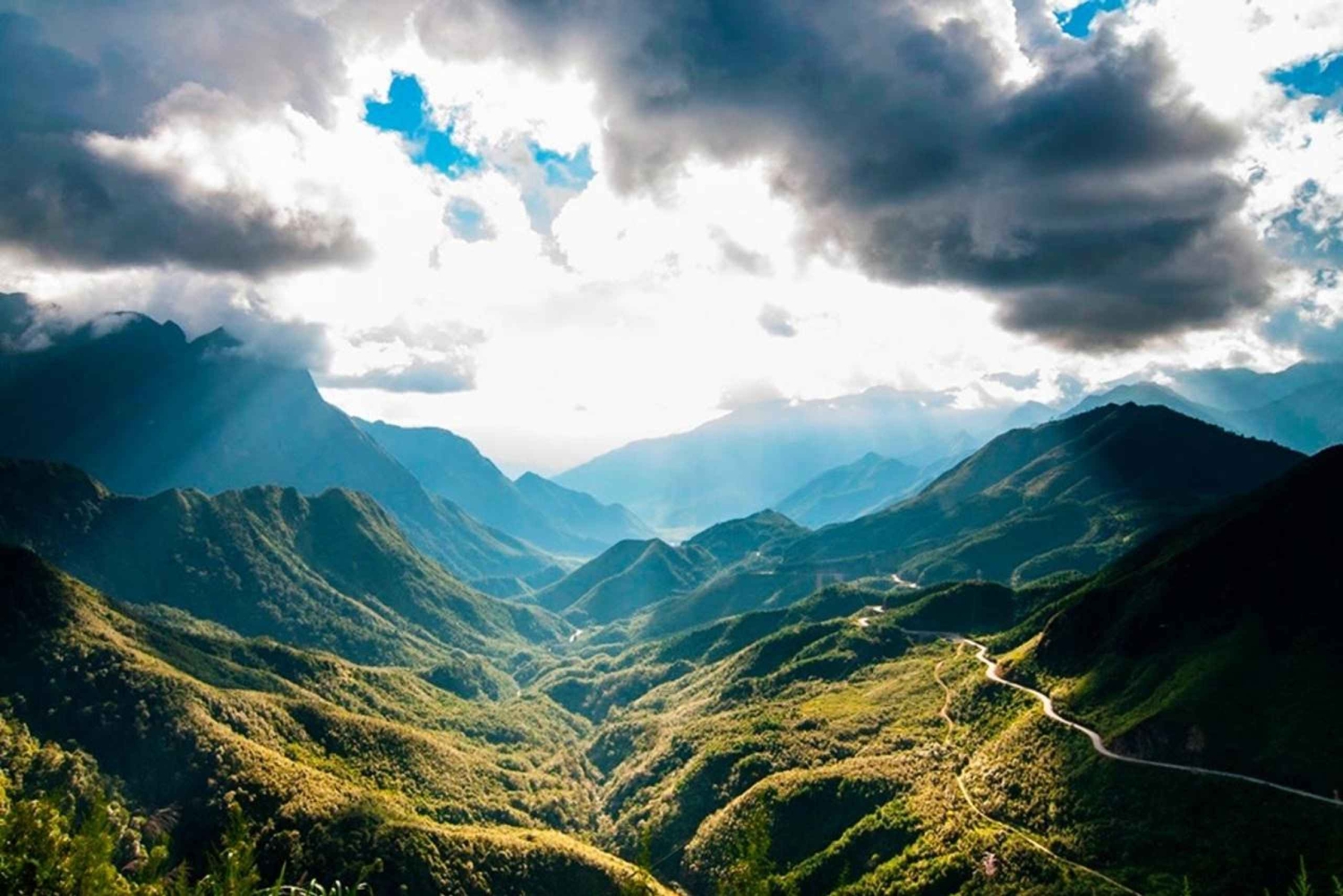 Sa Pa: 2 días de Alpine Coaster, puente de cristal y cascada