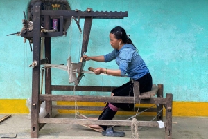 SAPA: 2 PÄIVÄN VAELLUS & KULTTUURI + KOTIMAJOITUS + HMONG-OPPAAN LINH