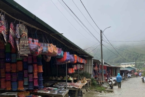 SAPA: 2 PÄIVÄN VAELLUS & KULTTUURI + KOTIMAJOITUS + HMONG-OPPAAN LINH