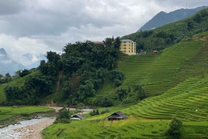 SAPA: 2 PÄIVÄN VAELLUS & KULTTUURI + KOTIMAJOITUS + HMONG-OPPAAN LINH