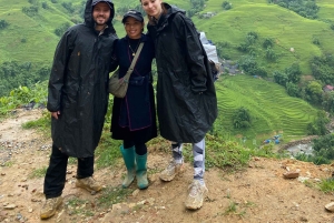 SAPA: 2 PÄIVÄN VAELLUS & KULTTUURI + KOTIMAJOITUS + HMONG-OPPAAN LINH