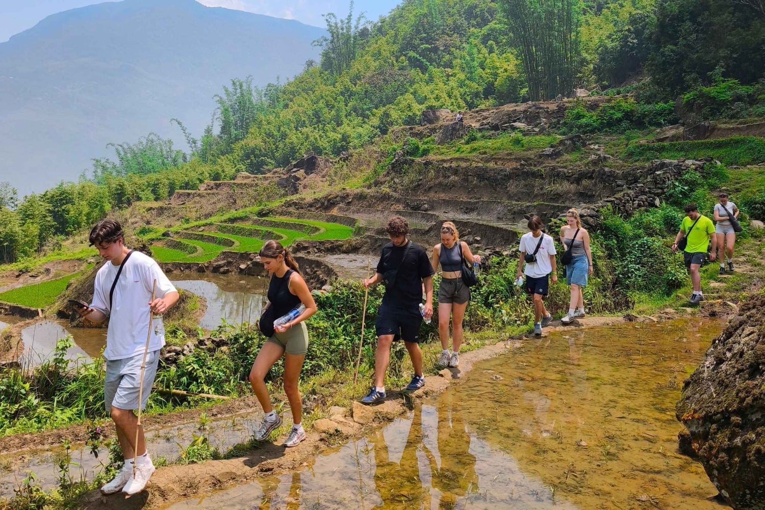 SAPA: 2 GIORNI a piedi e 1 notte in famiglia con guida locale