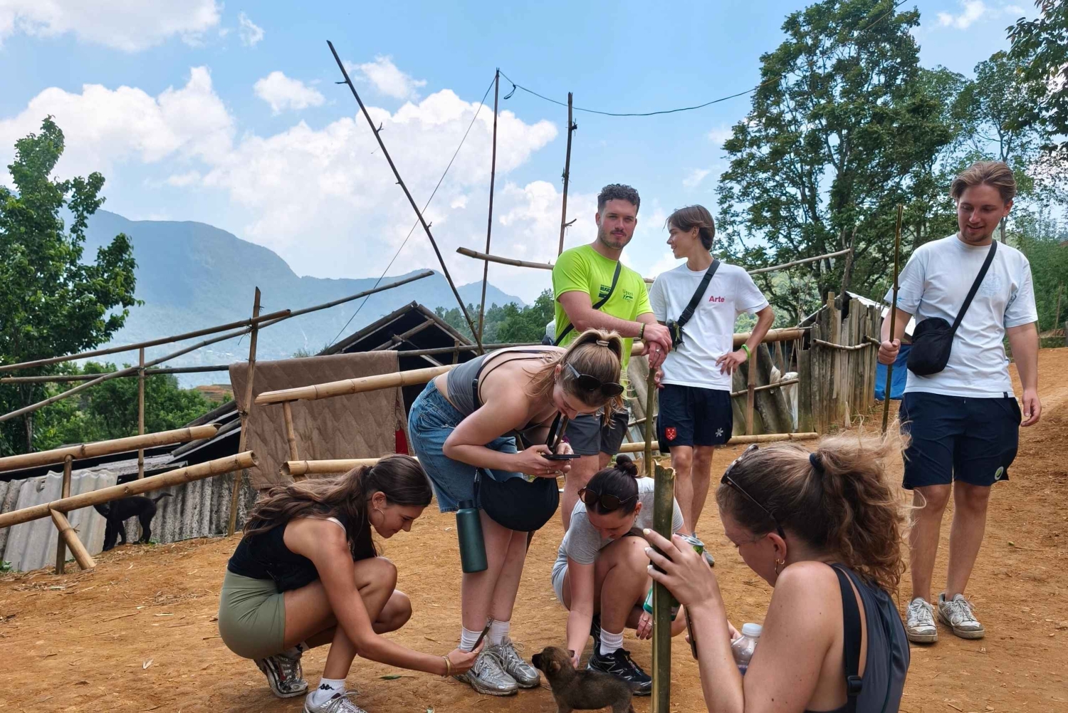 SAPA: 2 GIORNI a piedi e 1 notte in famiglia con guida locale