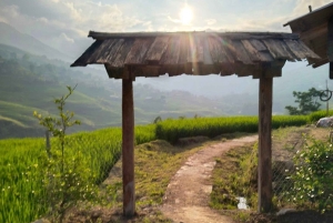 SAPA: 2 GIORNI a piedi e 1 notte in famiglia con guida locale