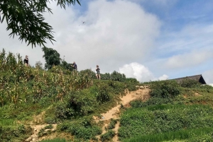 SAPA: 2 GIORNI a piedi e 1 notte in famiglia con guida locale