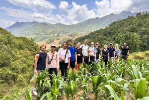 SAPA: 2 GIORNI a piedi e 1 notte in famiglia con guida locale