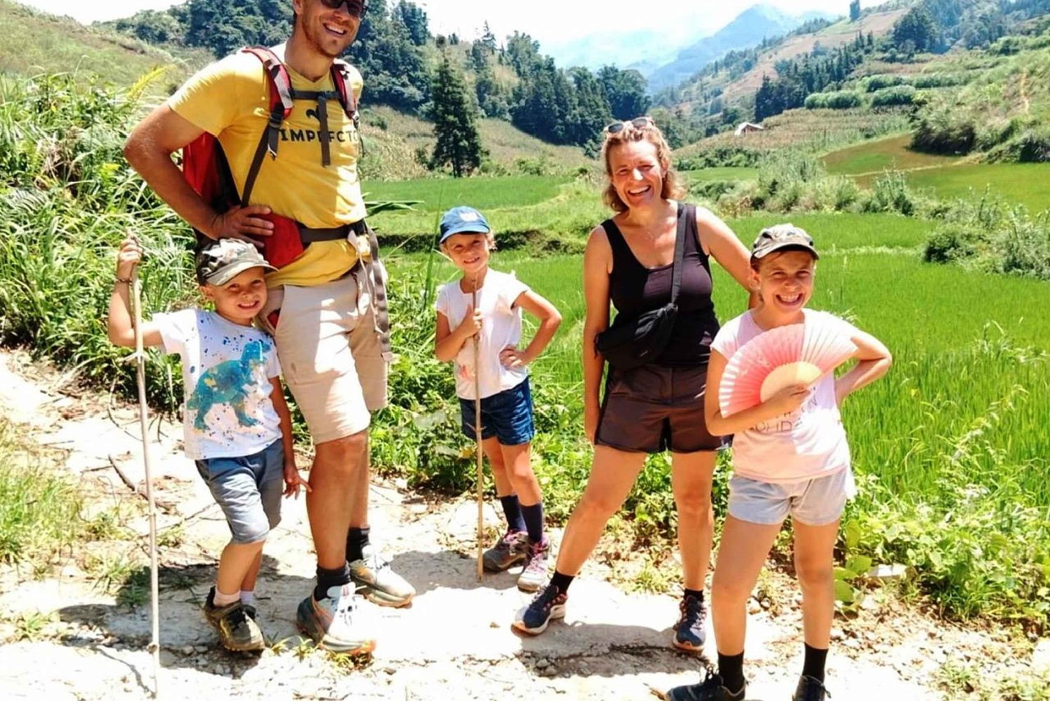 Passeio de trekking em família em Sapa 2D1N: trilhas fáceis e estadia em casa de família local