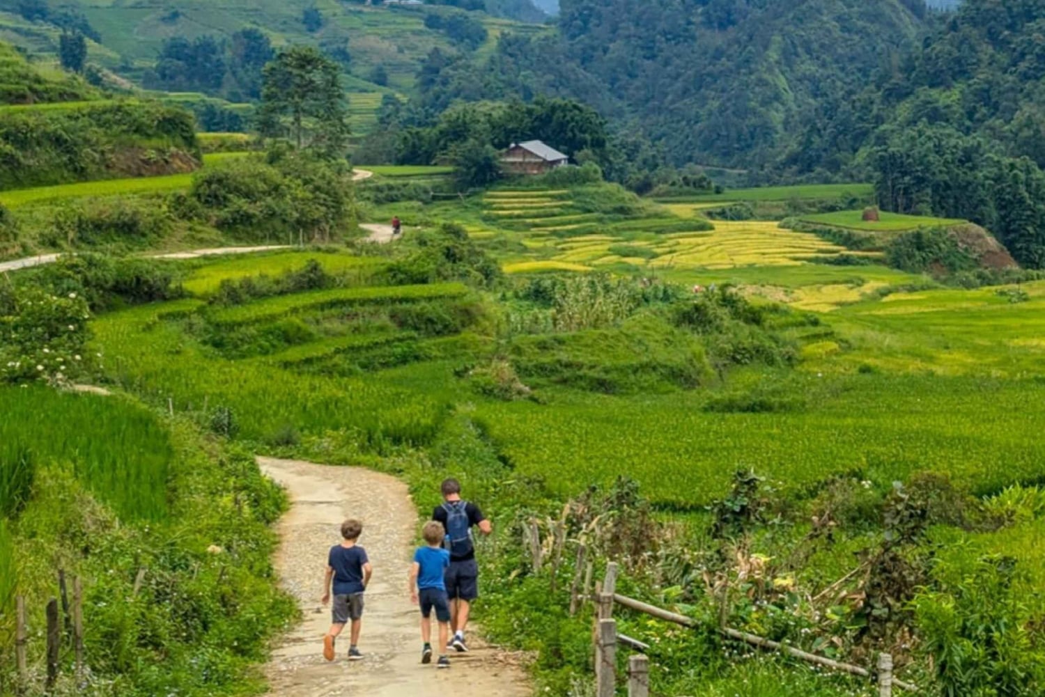 Sapa 2D1N Familjevandringstur: Lätta stigar och lokal hemvistelse