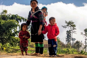 Sapa 2D1N Perhevaellusretki: Helppoja polkuja ja paikallinen kotimajoitus