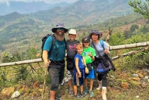 Sapa 2D1N Familjevandringstur: Lätta stigar och lokal hemvistelse