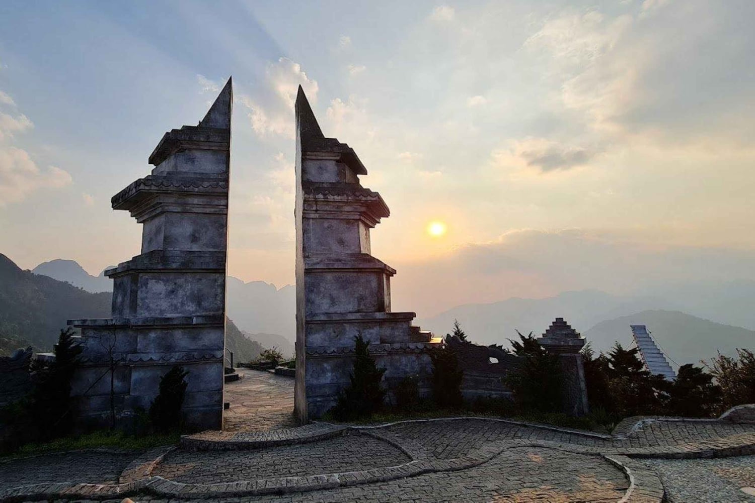 Sapa: tour privado por el paso de gran altitud y el puente de cristal