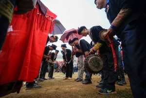 Motorcykeltur i Sapa: gömda dalar och drakvattenfall