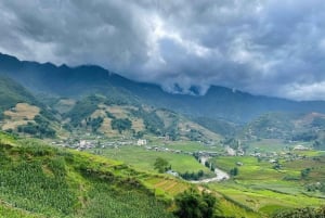 Sapa: Tour di 1 giorno in moto per visitare cascate e villaggi locali