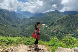 Sapa: Tour di 1 giorno in moto per visitare cascate e villaggi locali