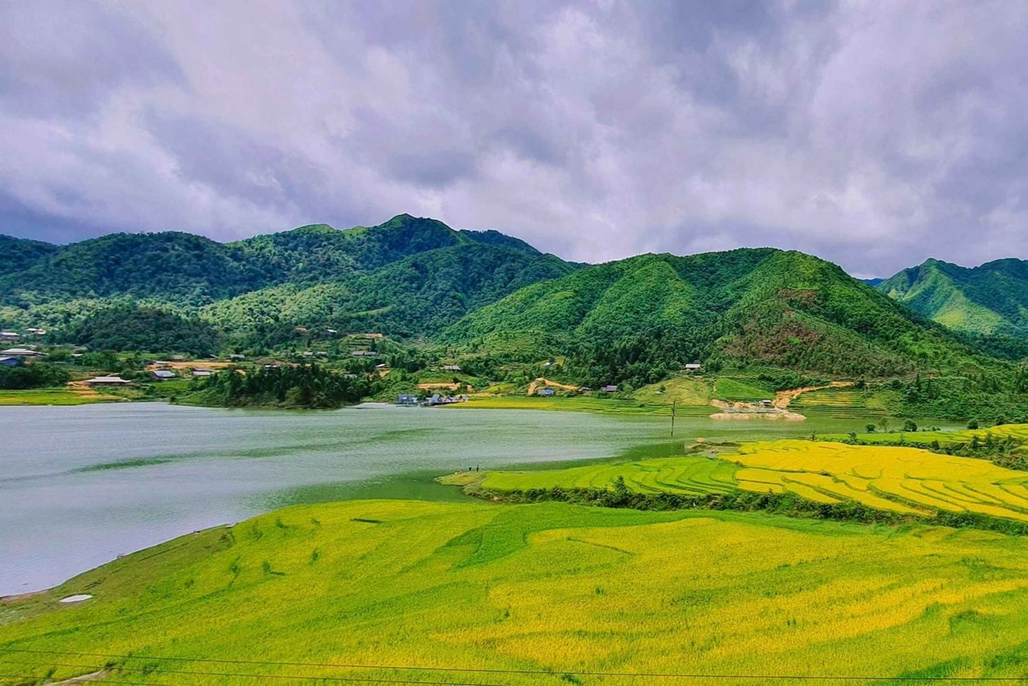 Sapa: Motorradtour nach Seo My Ty, Den Thang und Ta Van