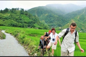 Sapa: Wycieczka do wioski Ta Phin i ziołowa kąpiel Red Dao