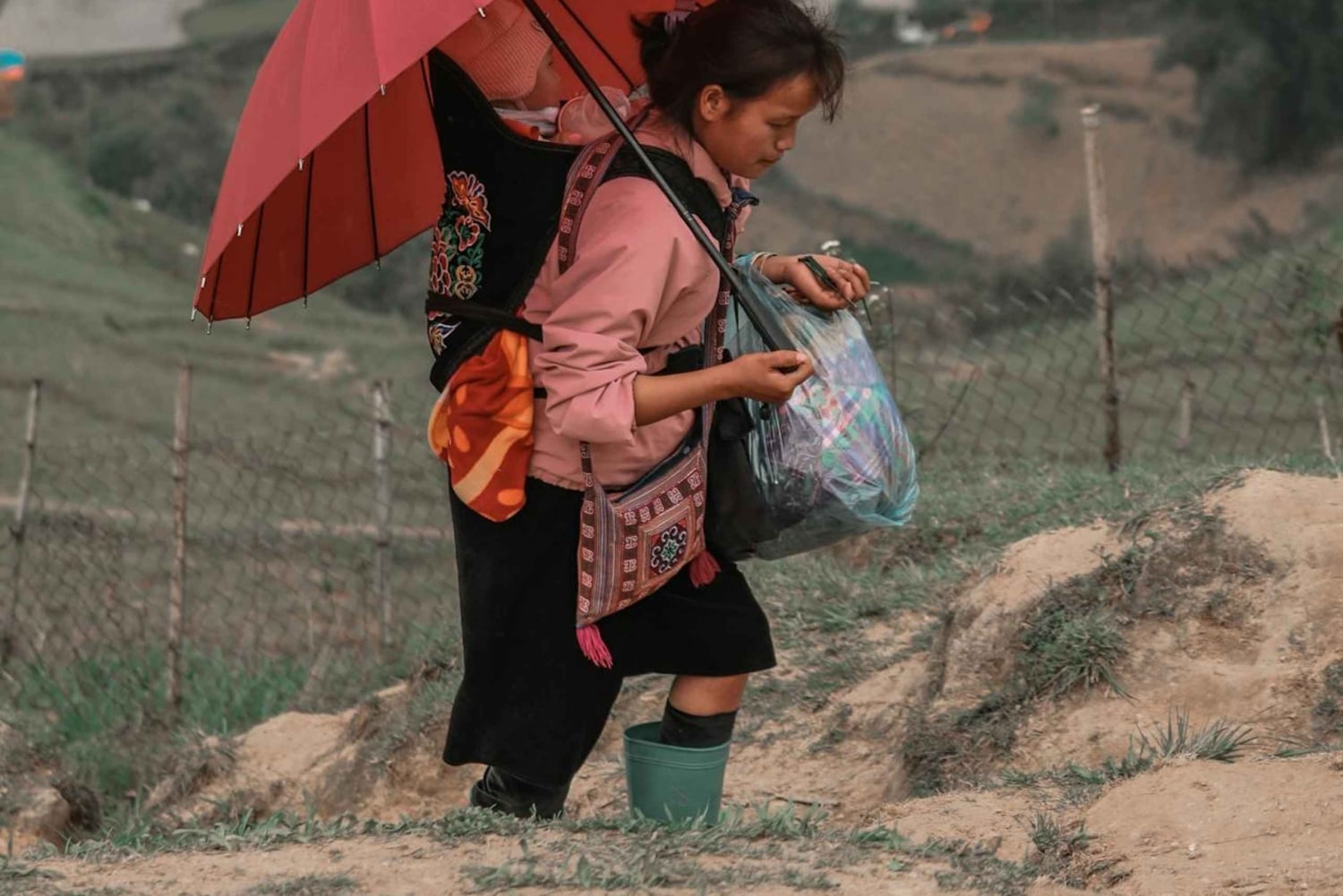 Sapa: Y Linh Ho, Muong Hoa Valley Trek & Village Experience