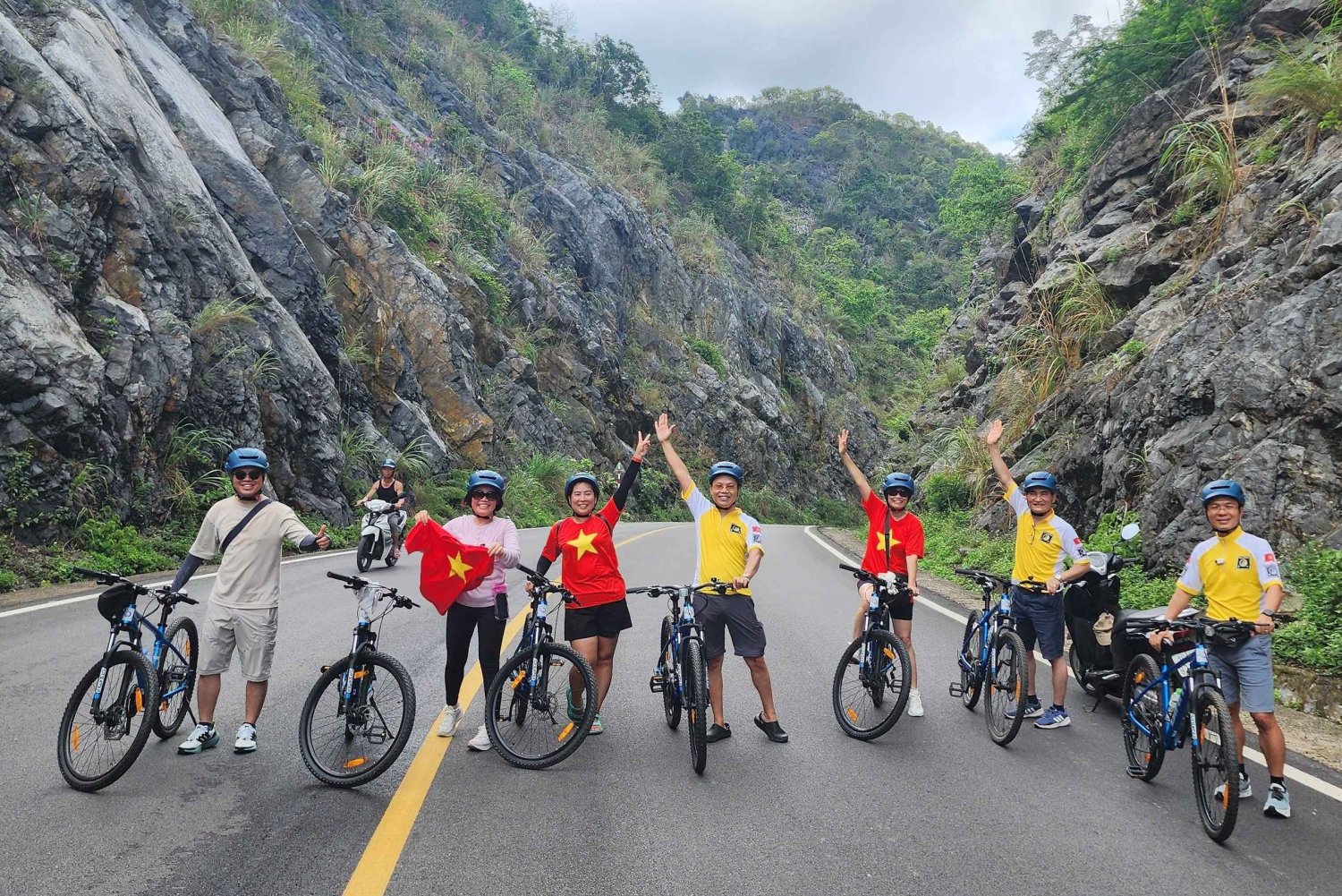 Scenic Cycling Loop Of Enchanting Cat Ba Island full day