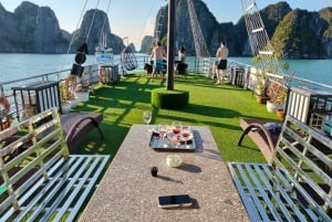 Halong Bay: Day Cruise from Halong Port Shore Excursion