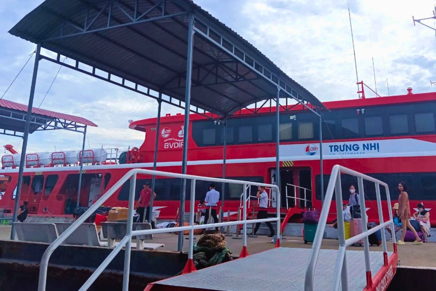 ソクチャン - コンダオフェリー：最速ルートのeチケットをご用意しております