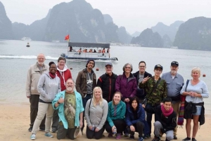 Hanoi: Halong Bay 2-Day Tour with Lodging and Luxury Cruise