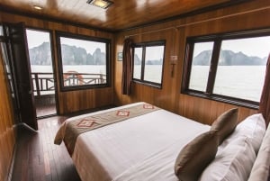 Hanoi: Halong Bay 2-Day Tour with Lodging and Luxury Cruise