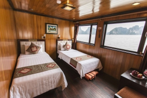 Hanoi: Halong Bay 2-Day Tour with Lodging and Luxury Cruise