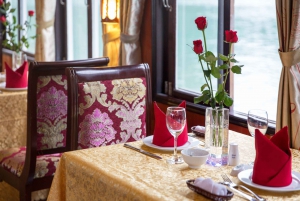 Hanoi: Halong Bay 2-Day Tour with Lodging and Luxury Cruise