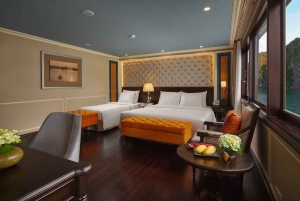 Hanoi: Halong Bay 2-Day Tour with Lodging and Luxury Cruise