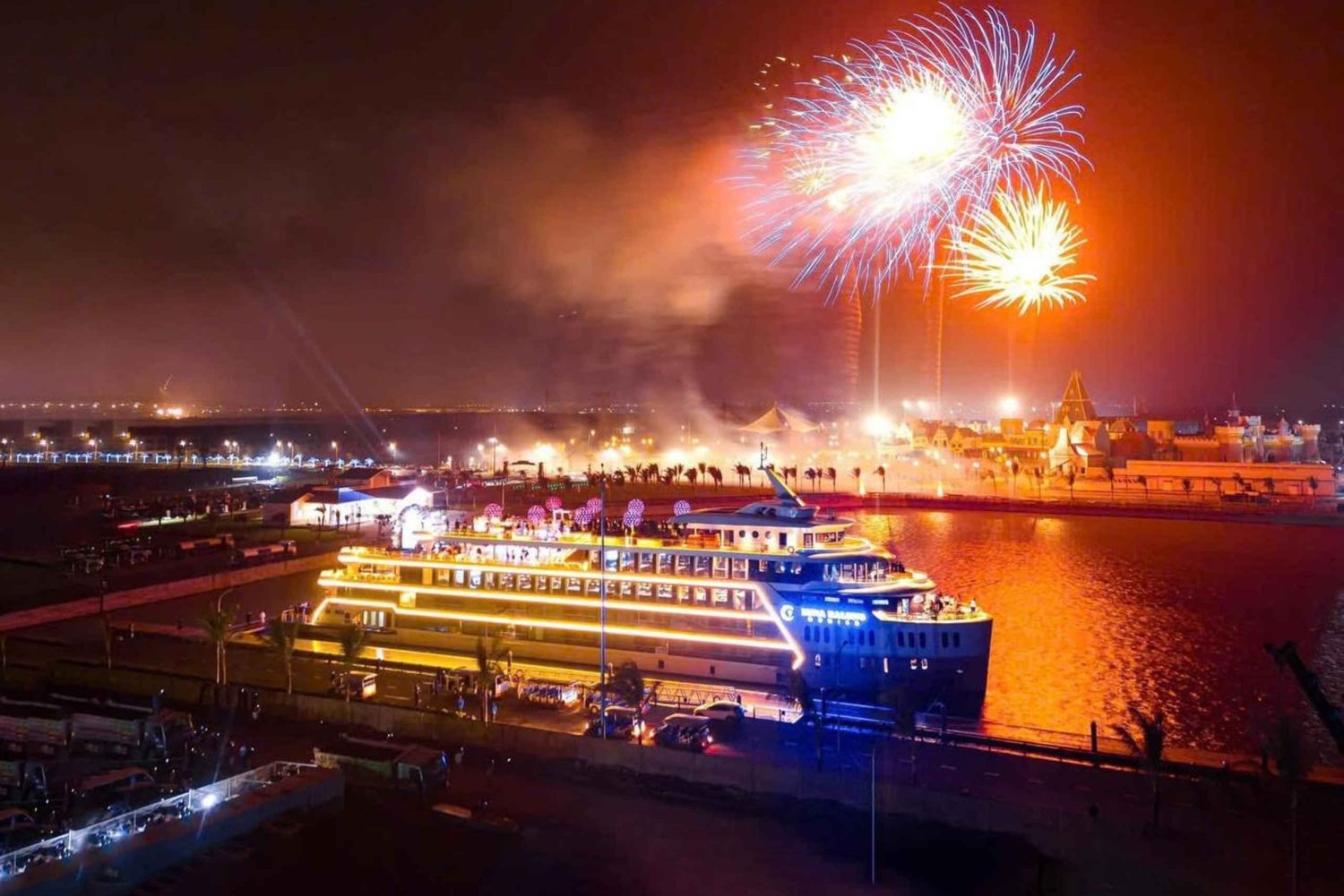 Sunset & Dinner Experience by 5-star Luna Ha Long Cruise