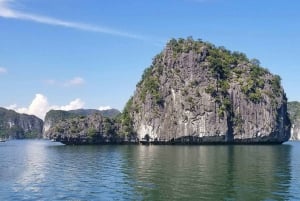 Cat Ba: Puesta de Sol en la Bahía de Lan Ha con Kayak y Fiesta al Atardecer