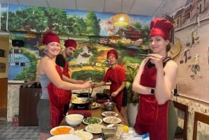 Tam Coc madlavningskursus med unik oplevelse