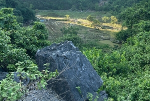 Tam Coc: visita ao museu e passeio de barco no vale de Dundj com bebida
