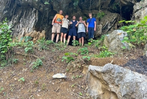 Tam Coc: visita ao museu e passeio de barco no vale de Dundj com bebida