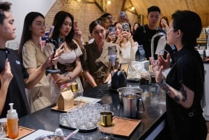 Tekniker och hemligheter bakom det berömda vietnamesiska äggkaffet