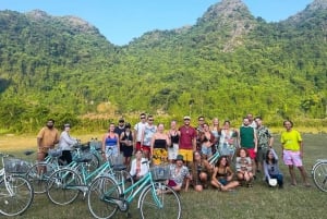 El mejor crucero nocturno Visita la bahía de Lan Ha, el pueblo de Viet Hai