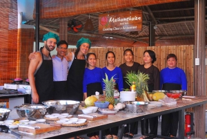 Lekcja gotowania w Hoi An z targiem i wycieczką łodzią z bambusowymi koszami