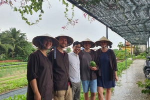 Lekcja gotowania w Hoi An z targiem i wycieczką łodzią z bambusowymi koszami