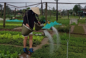Lekcja gotowania w Hoi An z targiem i wycieczką łodzią z bambusowymi koszami