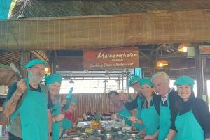 Cours de cuisine dans le village de Tra Que