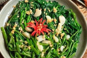 Hanoi Food Tour: Traditional Family Meal Experience in Villa