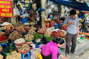 Cibo di strada vegano e storie di Hanoi