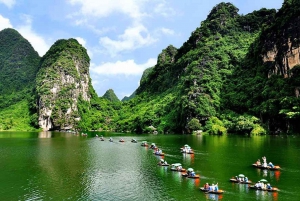 Vietnam: Trang An and Mua Cave Tour with Sunset View