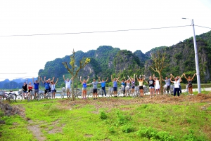 Vietnam: Trang An and Mua Cave Tour with Sunset View