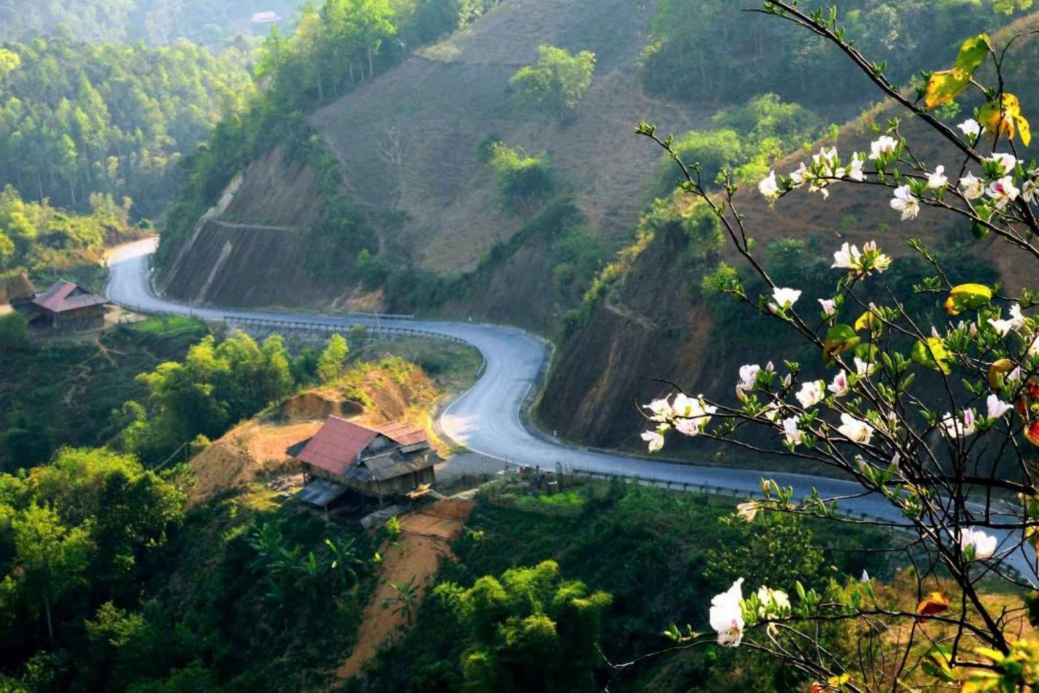 Visita todos los lugares de Dien Bien Phu en 1 día: tour privado en coche