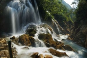 Visita todos los lugares de Sapa en 1 día - Tour privado en coche