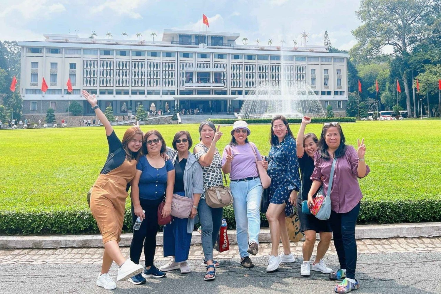 Free E-Sim War Remnants Museum & Independence Palace Tour